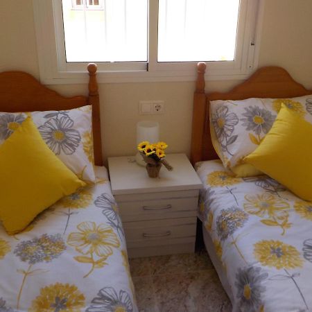 Casa La Zenia Elite Townhouse With Shared Pool And 10 Minutes Walk To Beach Villa Orihuela Luaran gambar