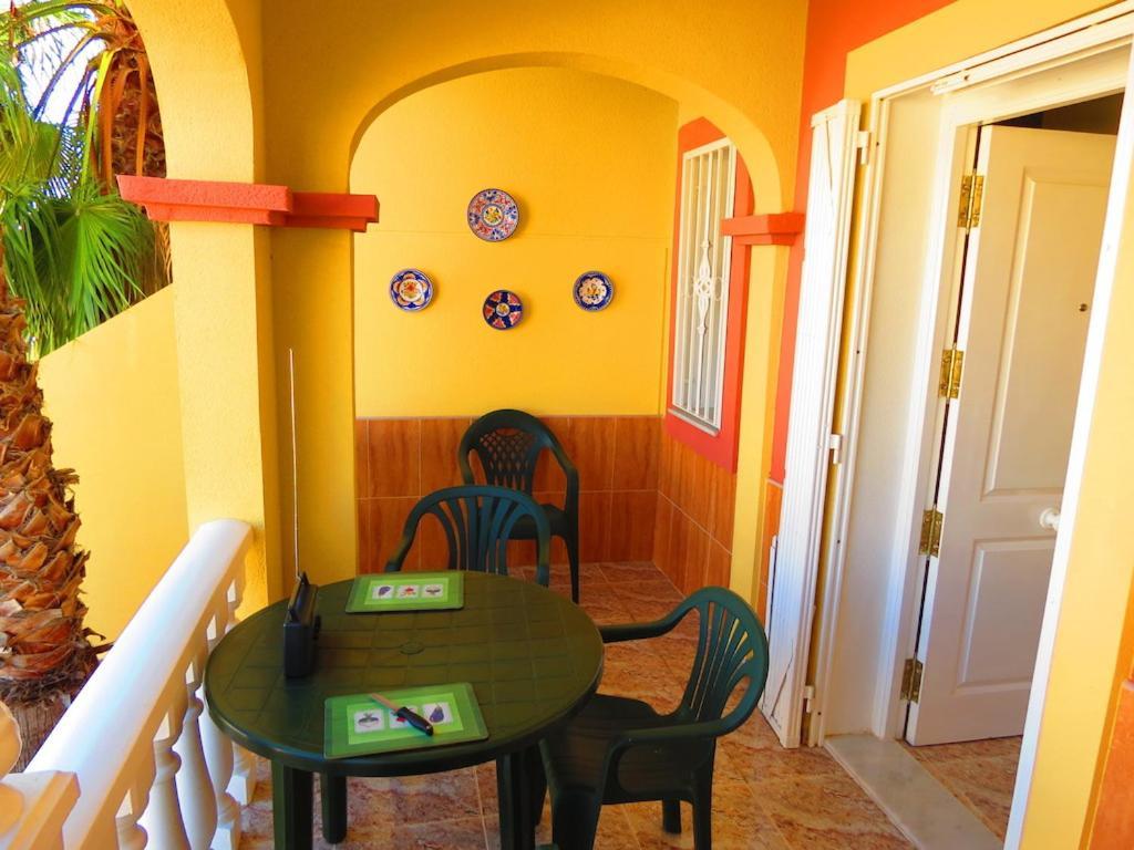 Casa La Zenia Elite Townhouse With Shared Pool And 10 Minutes Walk To Beach Villa Orihuela Luaran gambar