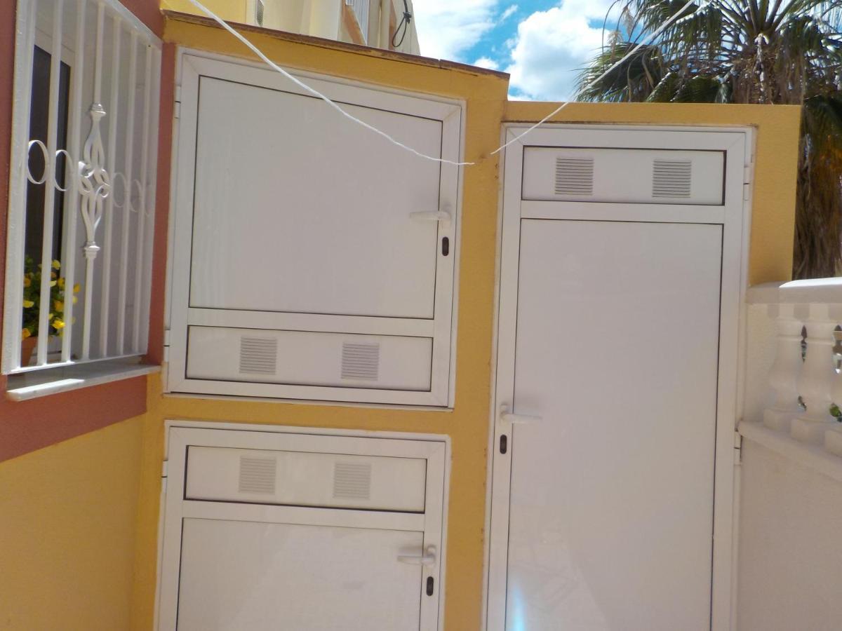 Casa La Zenia Elite Townhouse With Shared Pool And 10 Minutes Walk To Beach Villa Orihuela Luaran gambar